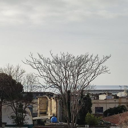 Il Grazioso Appartamento Di Chiara Con Posto Auto Privato Livorno Exterior photo